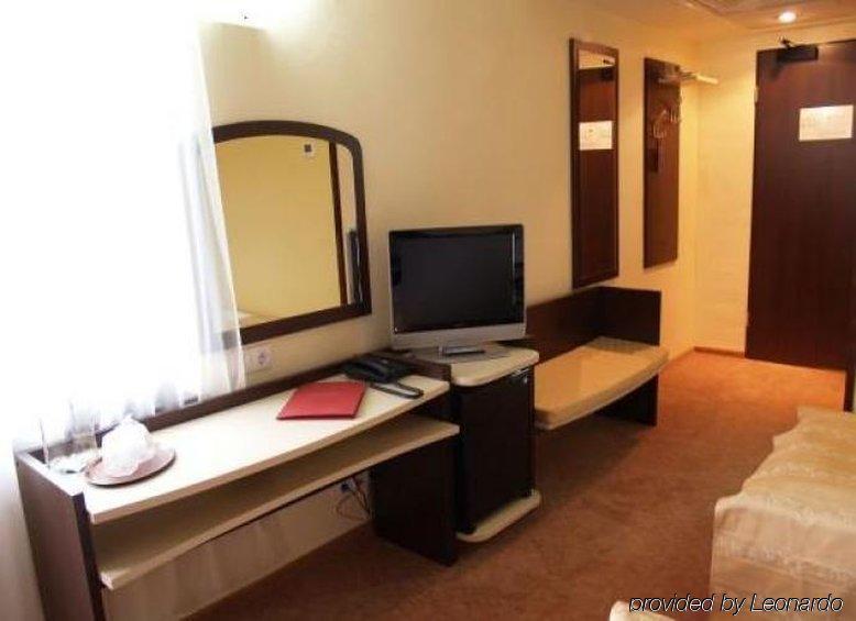 Hotel Rapsodia City Center Botosani Bilik gambar