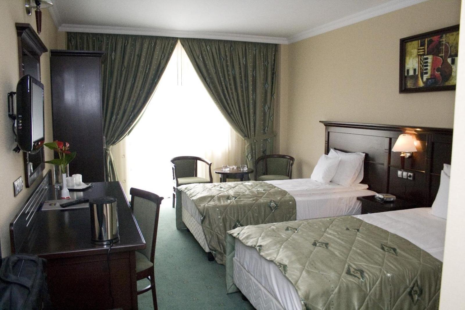Hotel Rapsodia City Center Botosani Luaran gambar