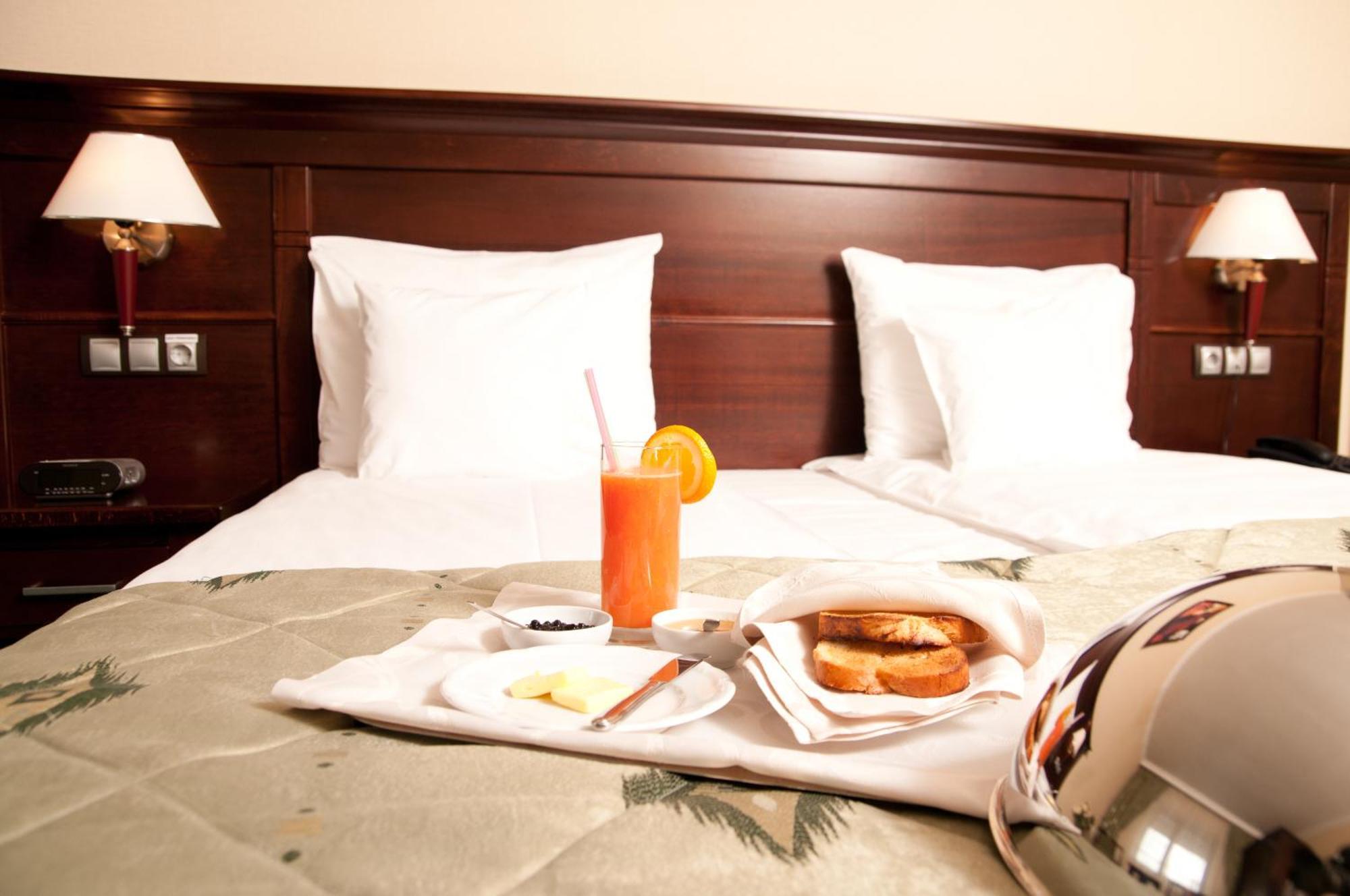 Hotel Rapsodia City Center Botosani Luaran gambar