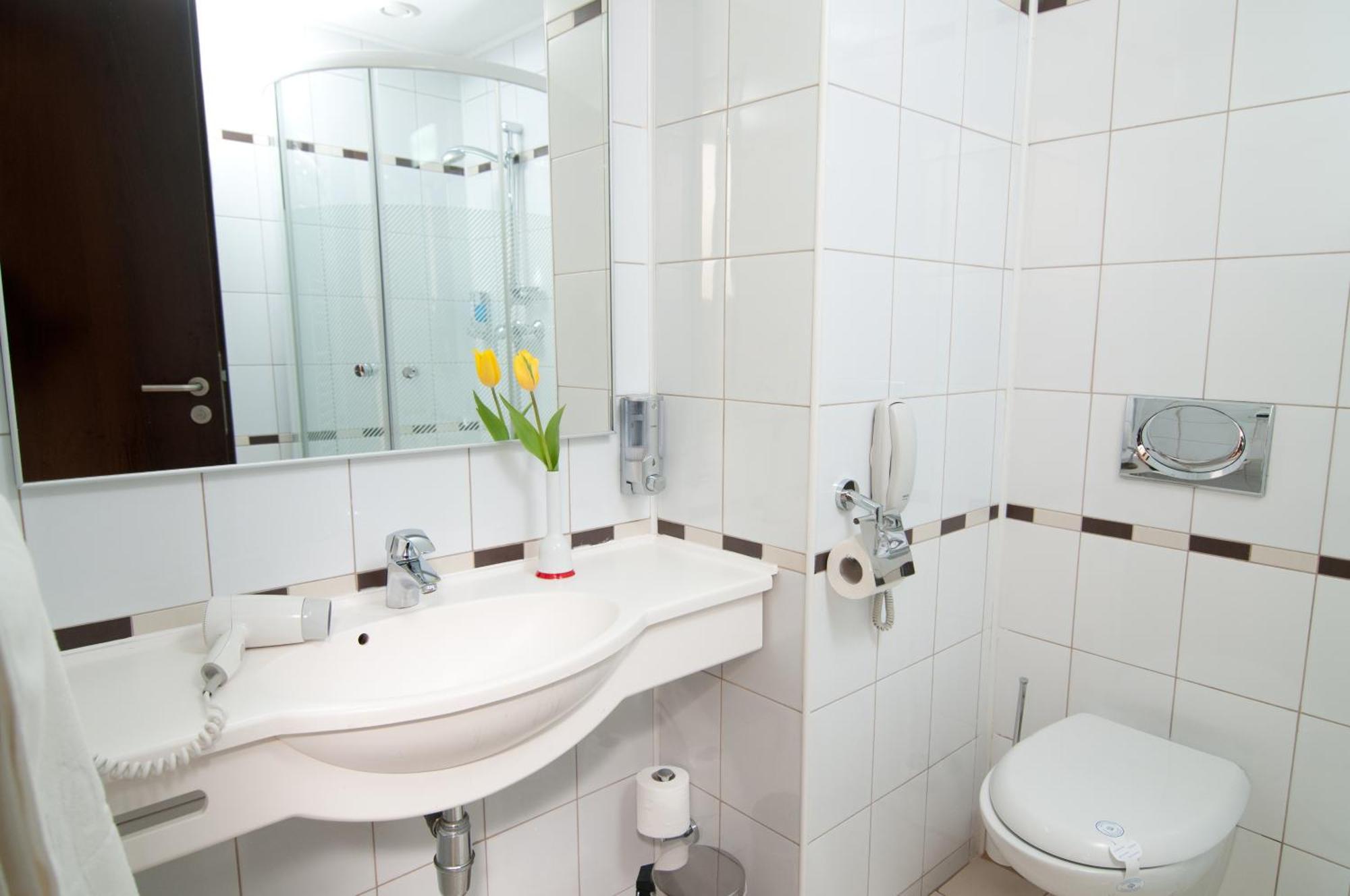Hotel Rapsodia City Center Botosani Luaran gambar