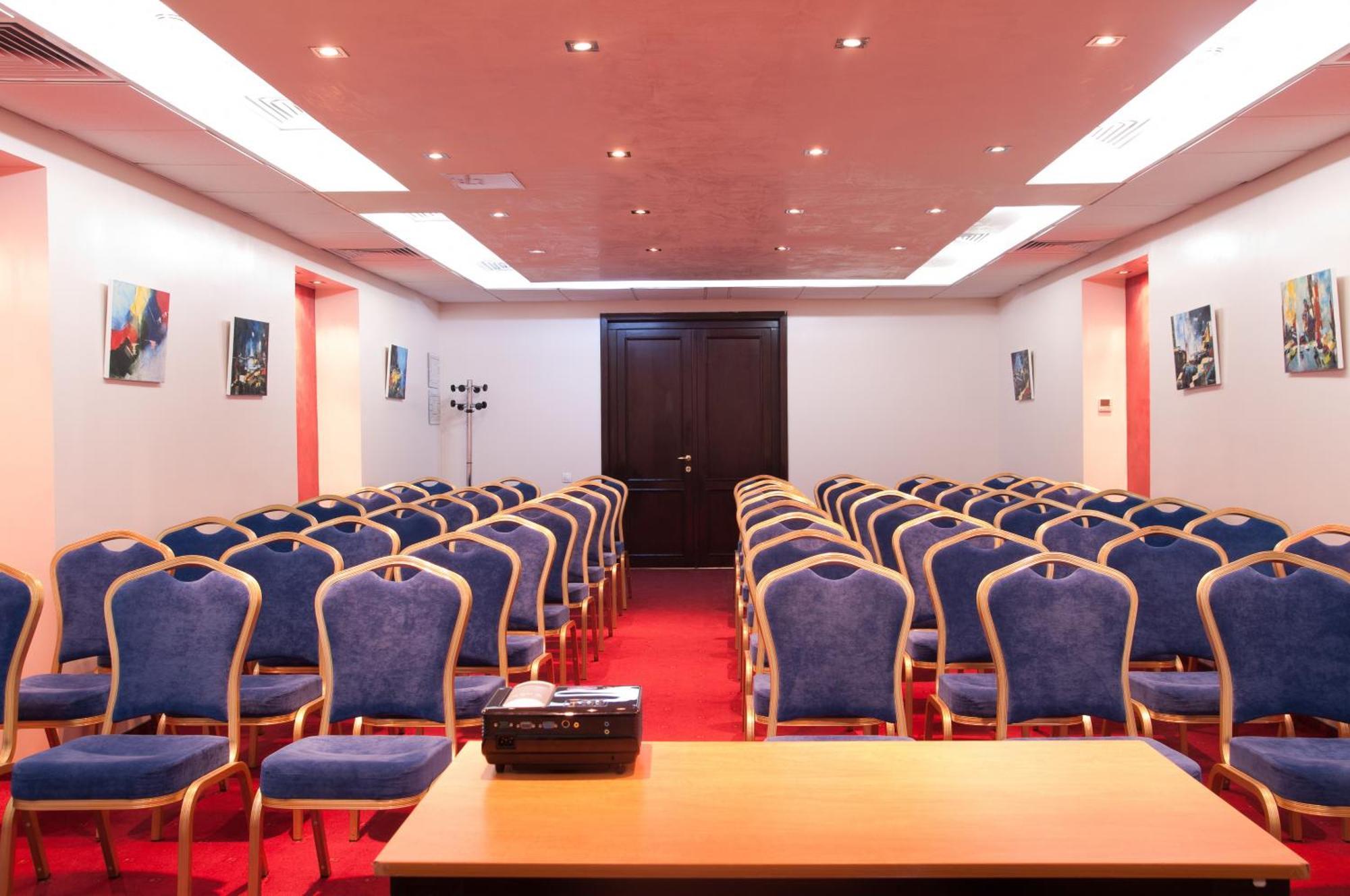 Hotel Rapsodia City Center Botosani Luaran gambar