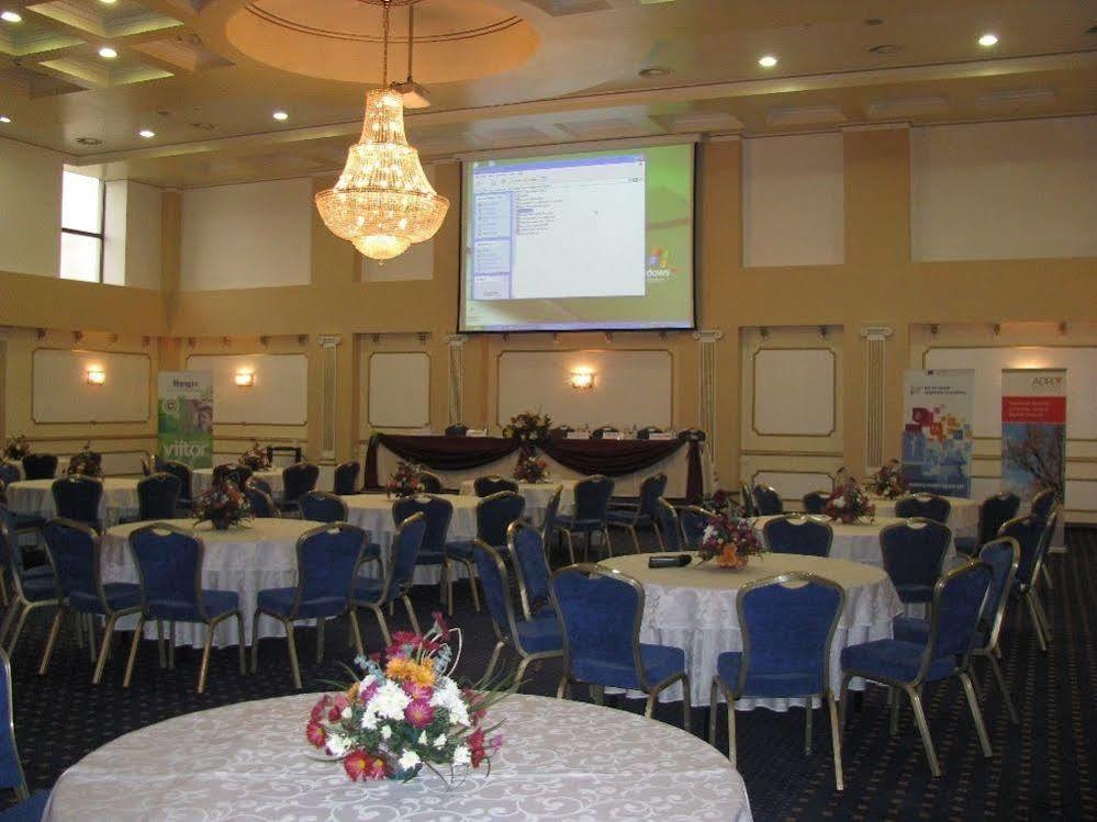 Hotel Rapsodia City Center Botosani Luaran gambar