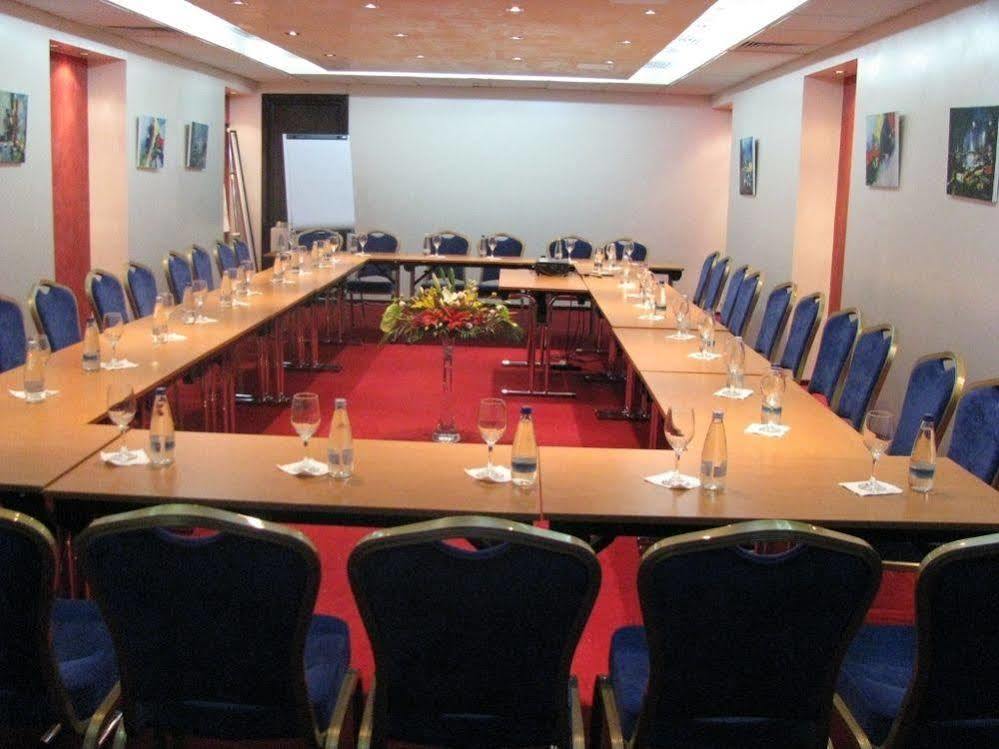 Hotel Rapsodia City Center Botosani Luaran gambar
