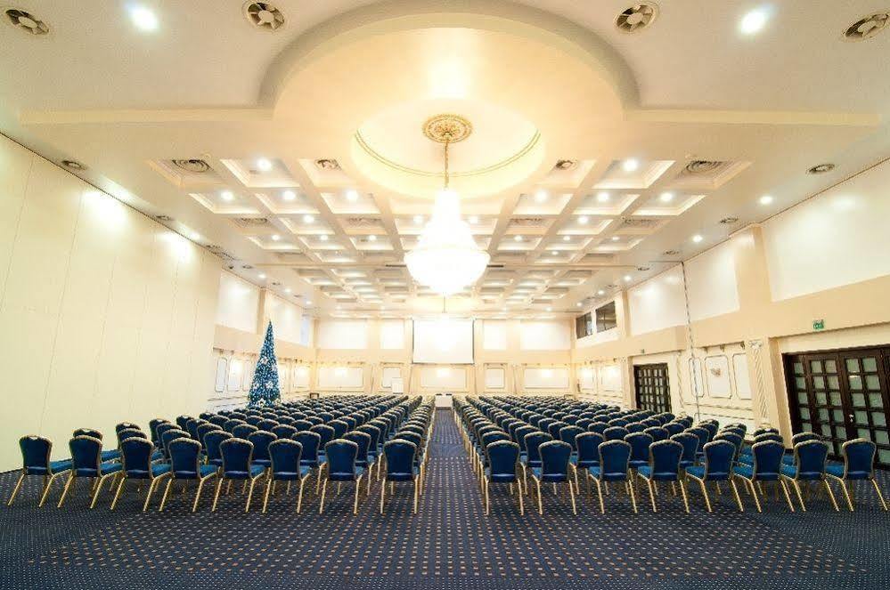 Hotel Rapsodia City Center Botosani Luaran gambar
