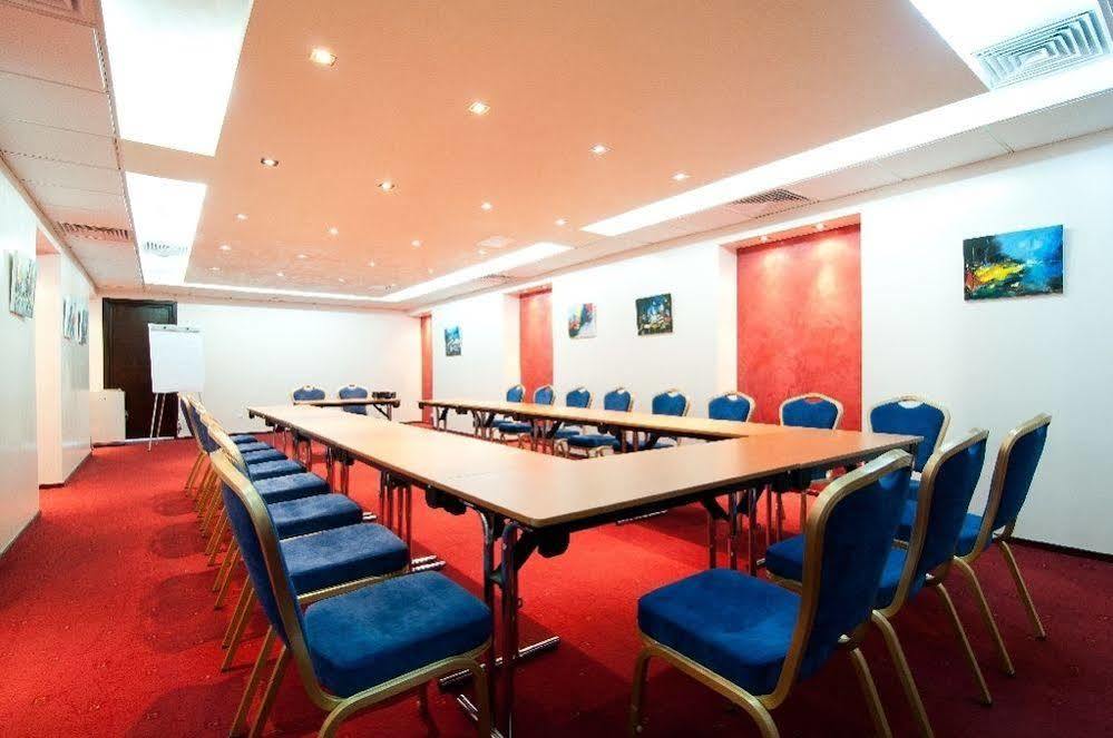 Hotel Rapsodia City Center Botosani Luaran gambar