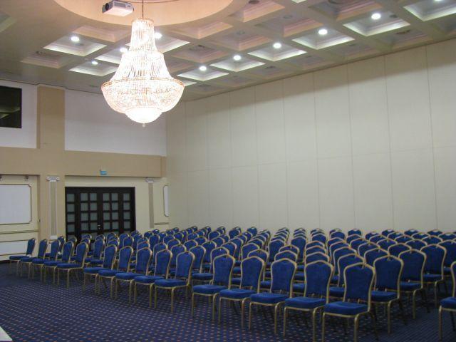Hotel Rapsodia City Center Botosani Luaran gambar