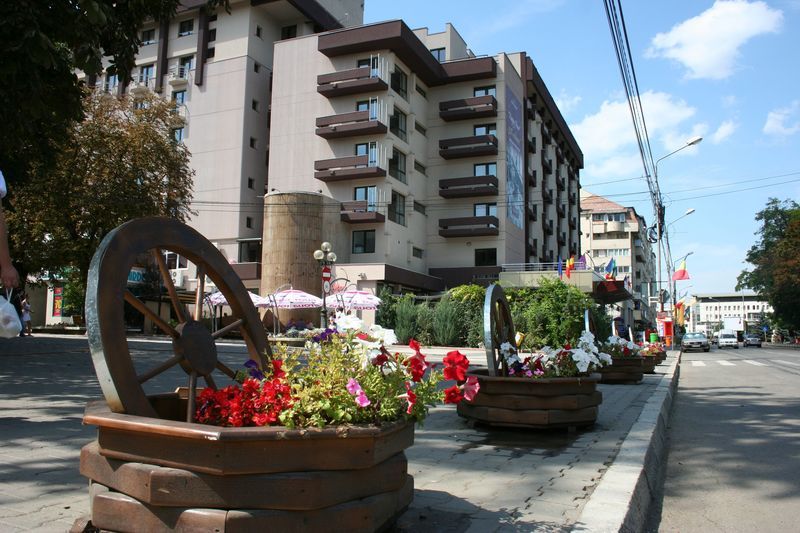 Hotel Rapsodia City Center Botosani Luaran gambar